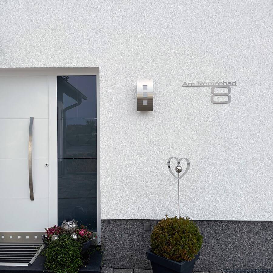 Metzler Hausnummernschriftzug aus Edelstahl